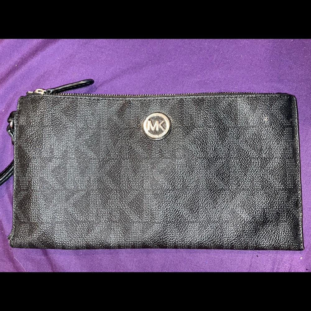 Michael Kors wristlet